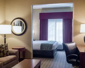 Image of Comfort Suites Starkville