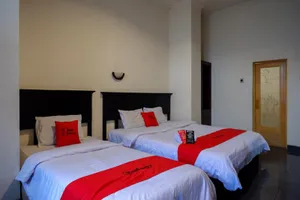 Image of RedDoorz near Tugu Yogyakarta