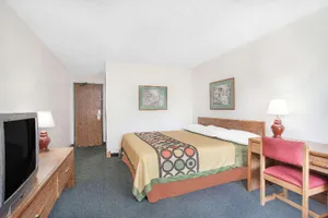 Image of Super 8 by Wyndham Queensbury Glens Falls/Lake George Area