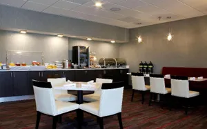 Image of Radisson Hotel Oakland Airport