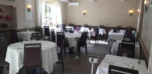 Image of Logis Hôtel Restaurant La Vieille Auberge, Art and Gallery