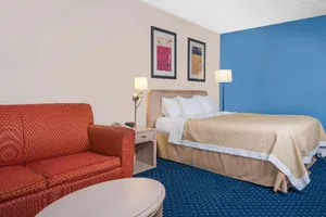 Image of Days Inn by Wyndham La Crosse Conference Center