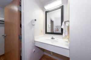 Image of Red Roof Inn St Robert