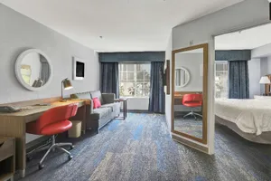 Image of Hampton Inn & Suites Santa Ana/Orange County Airport