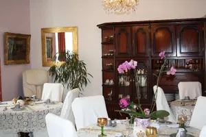 Image of Hotel Attaché