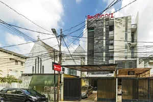 Image of RedDoorz Plus @ Pasar Baru