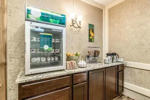Image of America's Best Value Inn Albert Lea