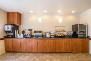 Image of Econo Lodge Inn & Suites