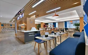 Image of Holiday Inn Express Chengdu North Railway Station by IHG - Near Panda Base, Near Chunxi Road