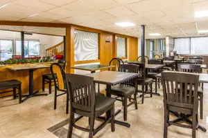 Image of Econo Lodge Bloomington
