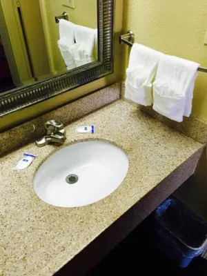 Image of Rodeway Inn Mansfield