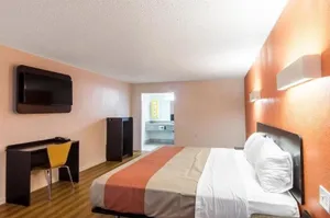 Image of Motel 6 Clinton OK