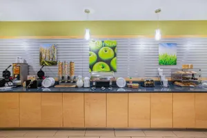 Image of La Quinta Inn & Suites by Wyndham Little Rock - West