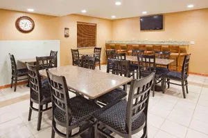 Image of La Quinta Inn by Wyndham Chicago O'Hare Airport