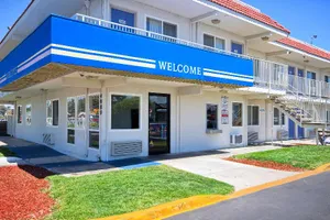Image of Motel 6 Fresno, CA - Blackstone South