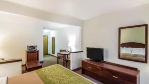 Image of Comfort Inn Midwestern Square