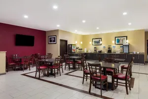 Image of Red Roof Inn Lake Jackson