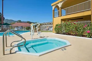 Image of Super 8 by Wyndham Ukiah
