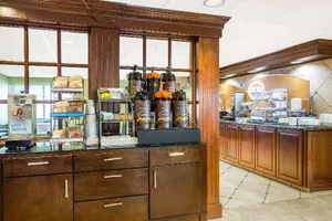 Image of Super 8 by Wyndham Beloit WI