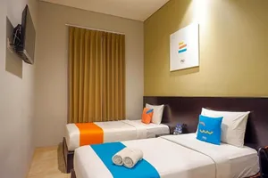 Image of Sans Hotel Empress Simpang Lima