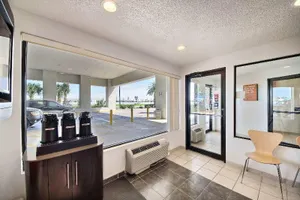 Image of Studio 6 Laredo, Tx - North I-35