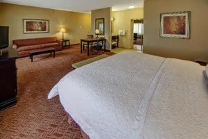 Image of Hampton Inn & Suites Corsicana