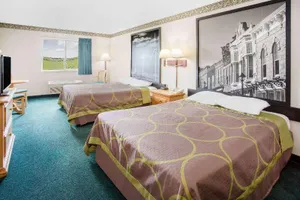 Image of Super 8 by Wyndham El Paso IL