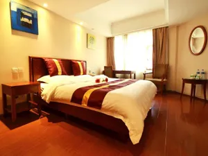 Image of GreenTree Inn Shanghai Jingan Railway Station Xinzha Road Business Hotel