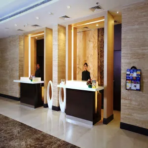 Image of Abu Sarovar Portico