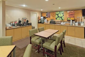 Image of La Quinta Inn & Suites by Wyndham Meridian