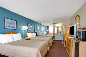 Image of Super 8 by Wyndham Norfolk/Chesapeake Bay