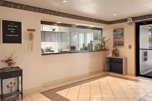 Image of Super 8 By Wyndham Hammond/North