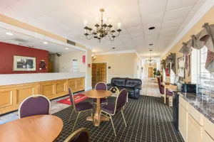 Image of Econo Lodge Inn & Suites