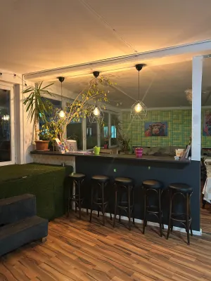 Image of Comebackpackers