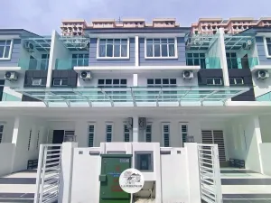 Image of 【La Ferringhi Guesthouse by Luvit Stay】2-4pax/villa/3mins to beach