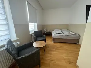 Image of Zimmer für 2 Personen-Bad-Kühlschrank-TV-11