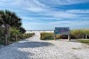 Image of Jellyfish Unit, Walk to Beach & Siesta Key Village, Pet-Friendly