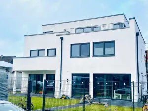 Image of Neue Doppelhaushälfte mit Terrasse, Balkon und Garten