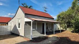 Image of 'Pickett's Cottage' - Circa 1868 - Oldest in Knox!