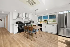 Image of Modern Getaway in the Heart of LA near USC, Private room with share Living room and kitchen