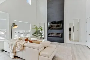 Image of Right off Freeway Quiet Neighborhood King Bed