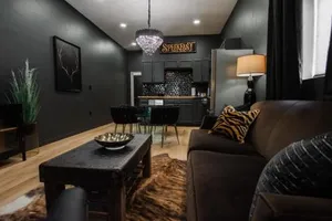 Image of Speakeasy Suite at ArnoTriplex!
