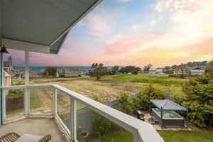 Image of Coastal Dream - 2 Blocks to ocean, steps to beach, hot tub, coastal trail, BBQ
