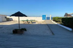 Image of Hyères studio les pieds dans l eau Au Grand Sud