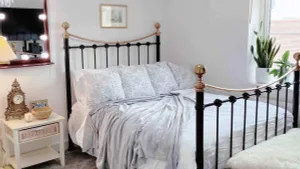 Image of Entire home: Bicester Village 10min walk (650m)