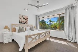Image of 10 Noosa Sound