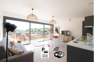 Image of "Le Soleil Levant" avec balcon et parking privé, 2 adultes et 1 enfant