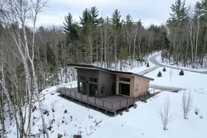 Image of 1B Contemporary cabin in magnificent setting, luxury and comfort, hot tub, AC!