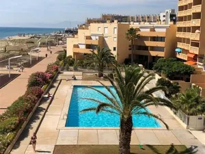 Image of Grand T3 à 100m des commerces, plage et piscine, 6 couchages, parking facile - FR-1-81-507