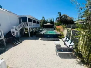 Image of House at the Heart of Entrance! Sleeps20